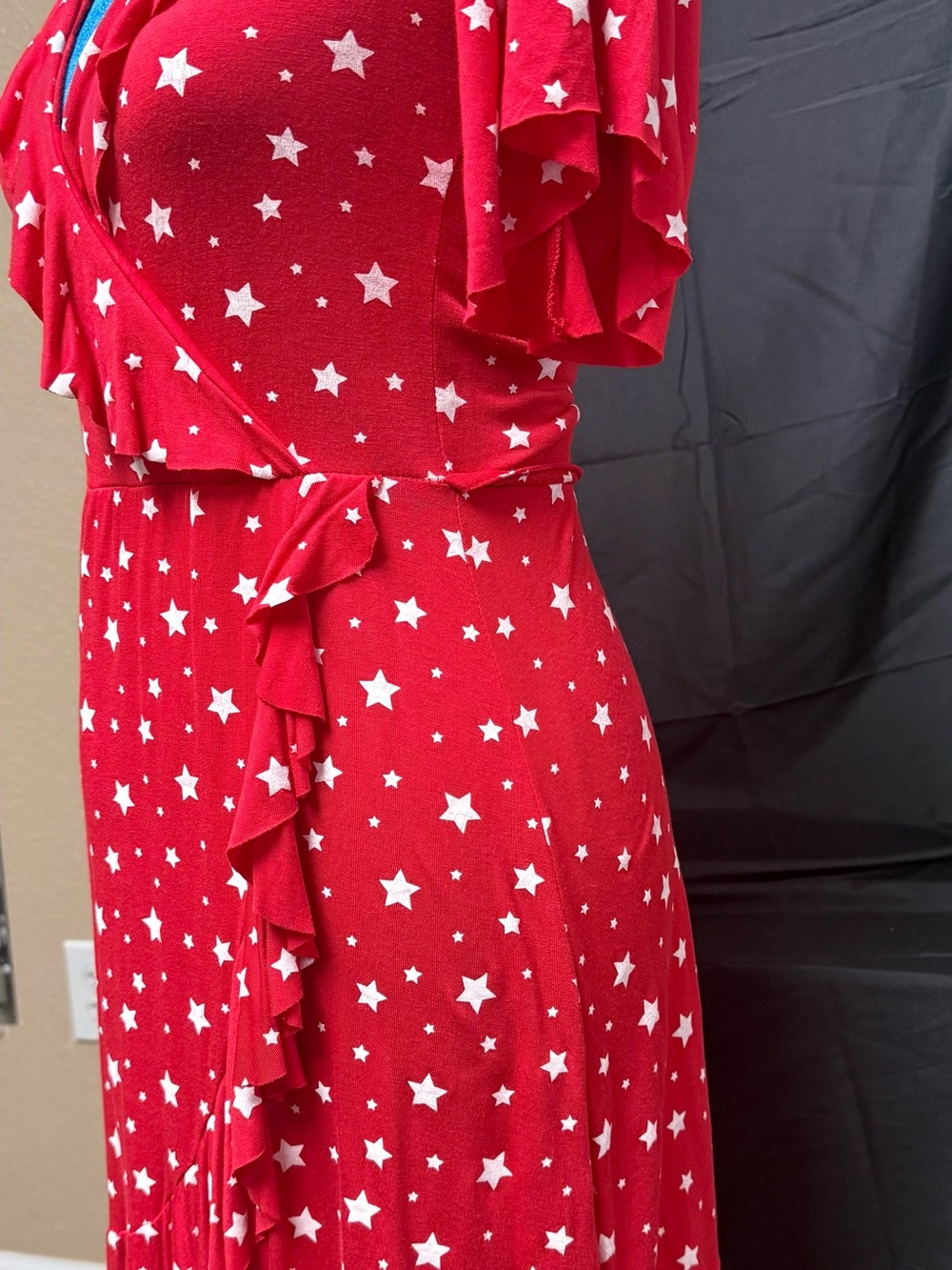 Boohoo Young ladies Red Star-Print Wrap Midi Dress - Picture 3 of 5